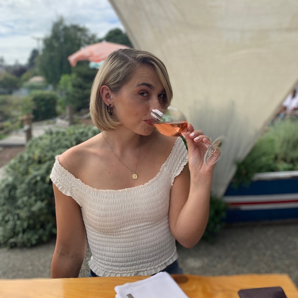 Meet your Posher, Eleana